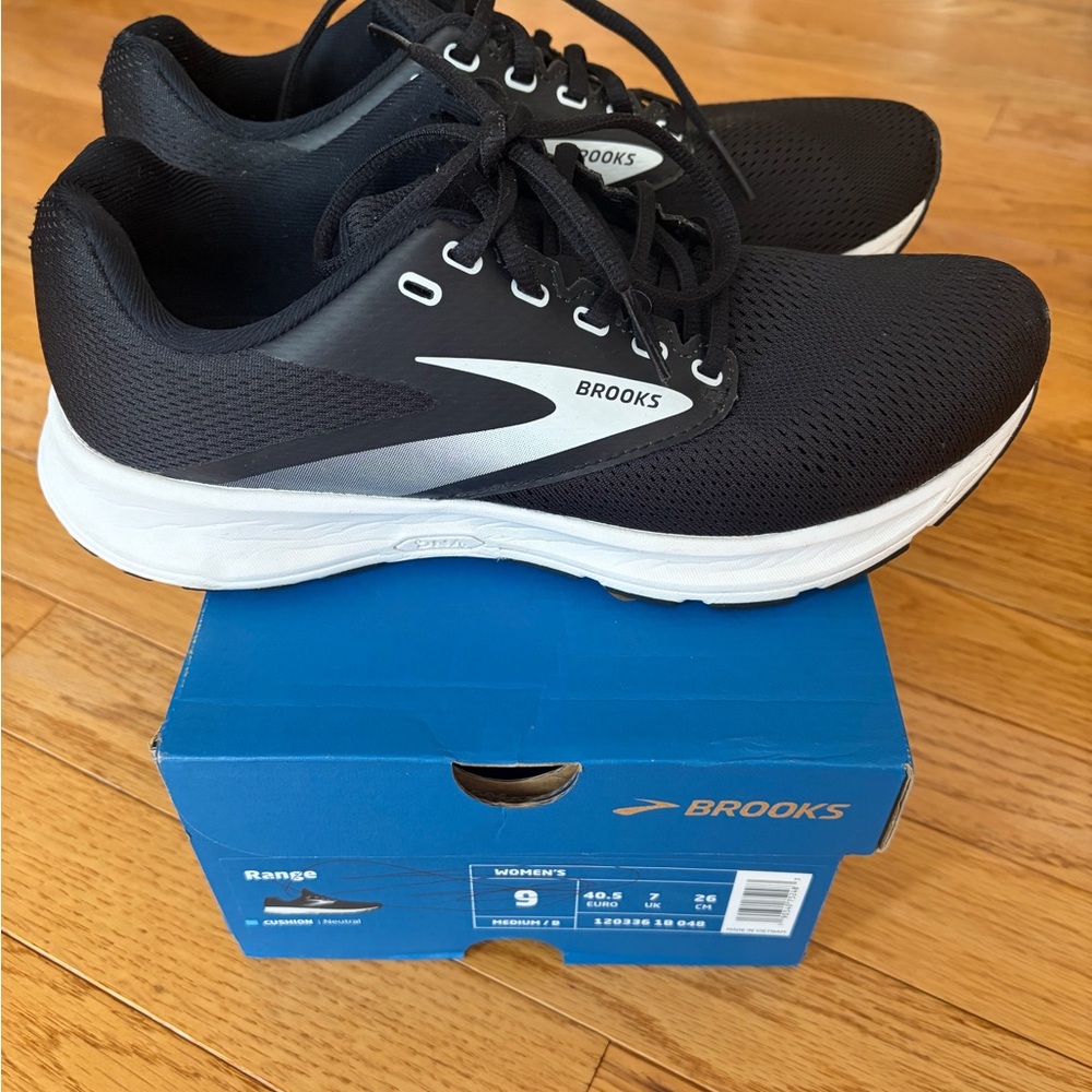 Brooks Black and White Women's Running Sneakers